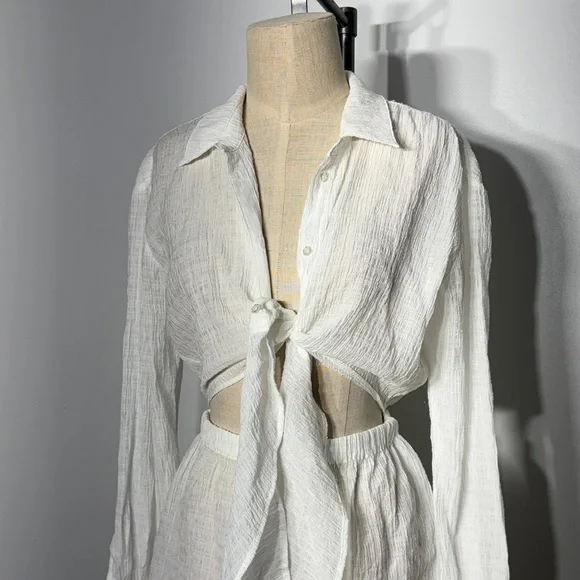 Lovers + Friends High Waist Cream Shorts - Picture 3 of 5